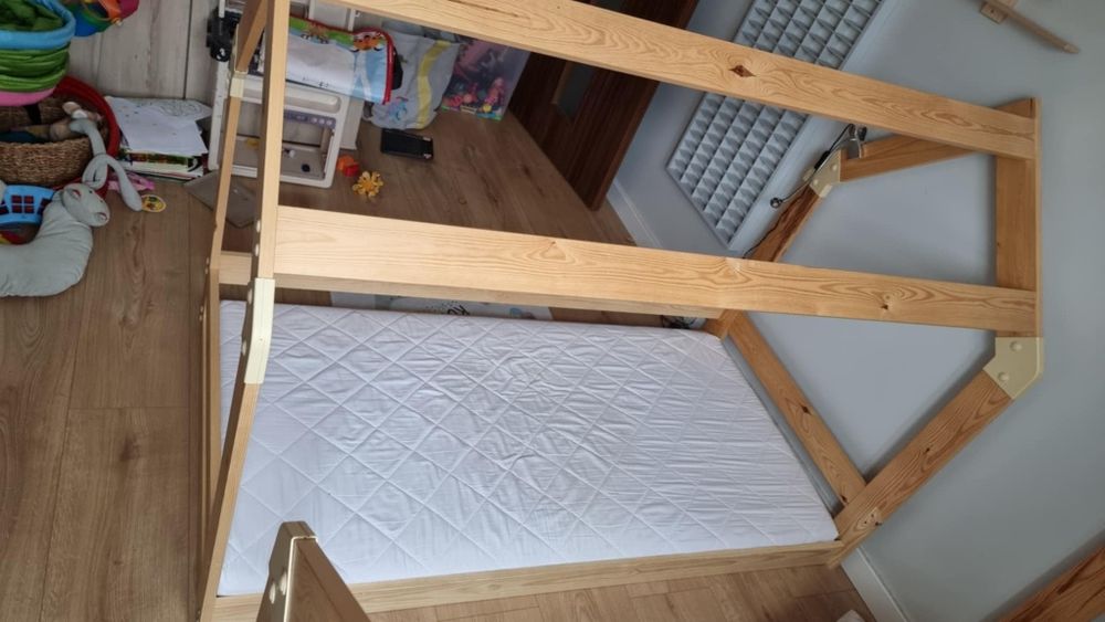 Sprzedam łóżko dziecięce typu domek