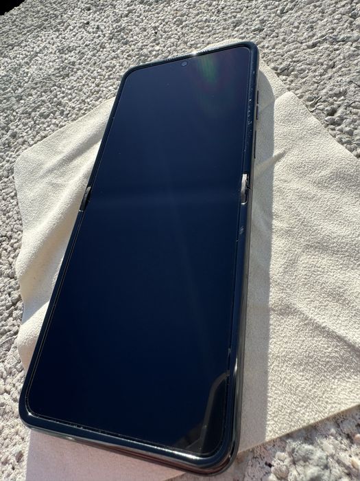 Moto Razr 2024 8/256
