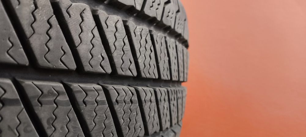 4 opony zimowe Barum 215/65R16C (cena za komplet)