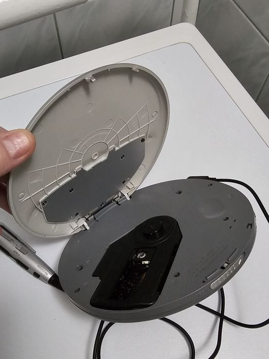 Вінтаж CD Плеєр Aiwa XP-ER800R E.A.S.S.GP з Пультом Не Робочий