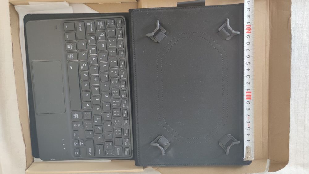 Чохол підставка + безпровідна клавіатура для планшета IWG 9-11 cm