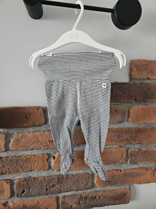 Półśpiochy legginsy spodnie z pasem bezuciskowym ze stópkami h&m 56