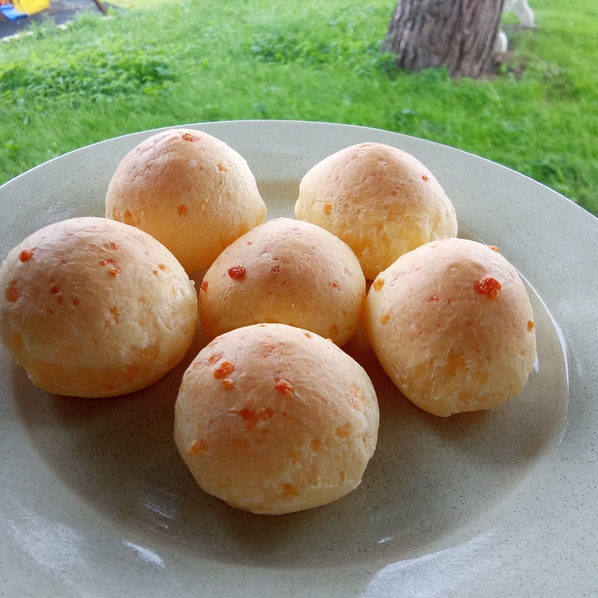 Salgados, brigadeiros e pães de queijo