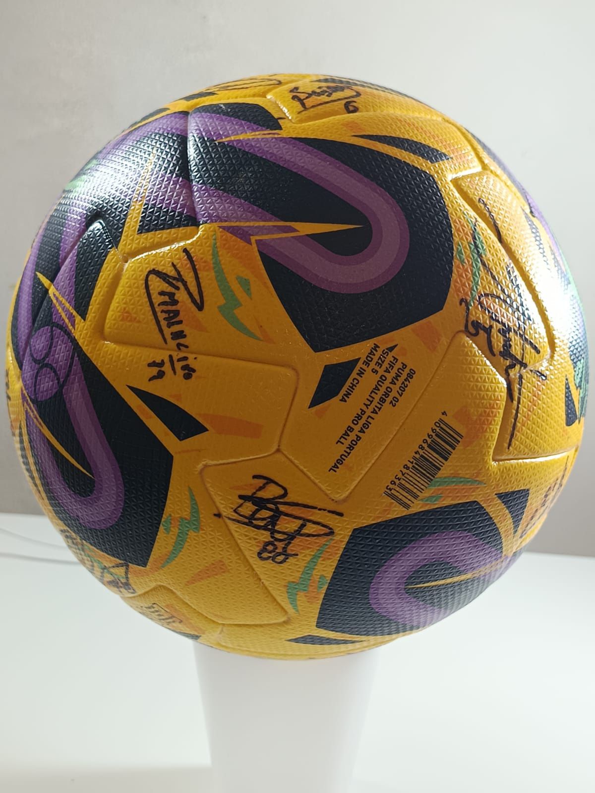 Bola autografada Boavista