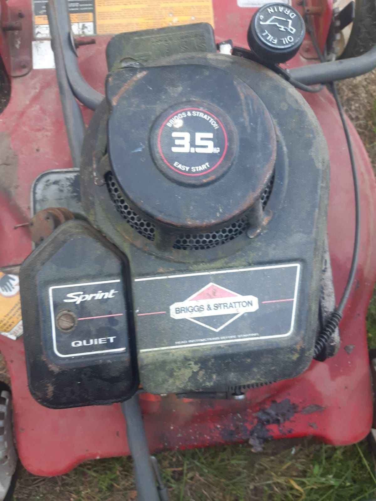 Kosiarka spalinowa z silnikiem Briggs & Stratton Sprint Quiet 35