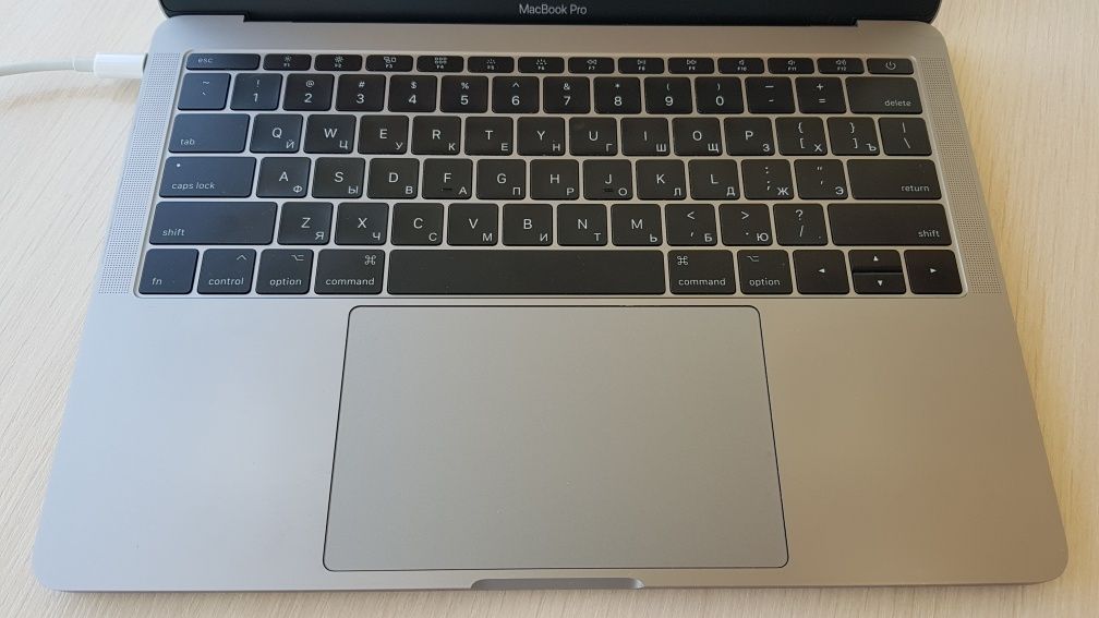 Macbook pro 2017,i5,16,256