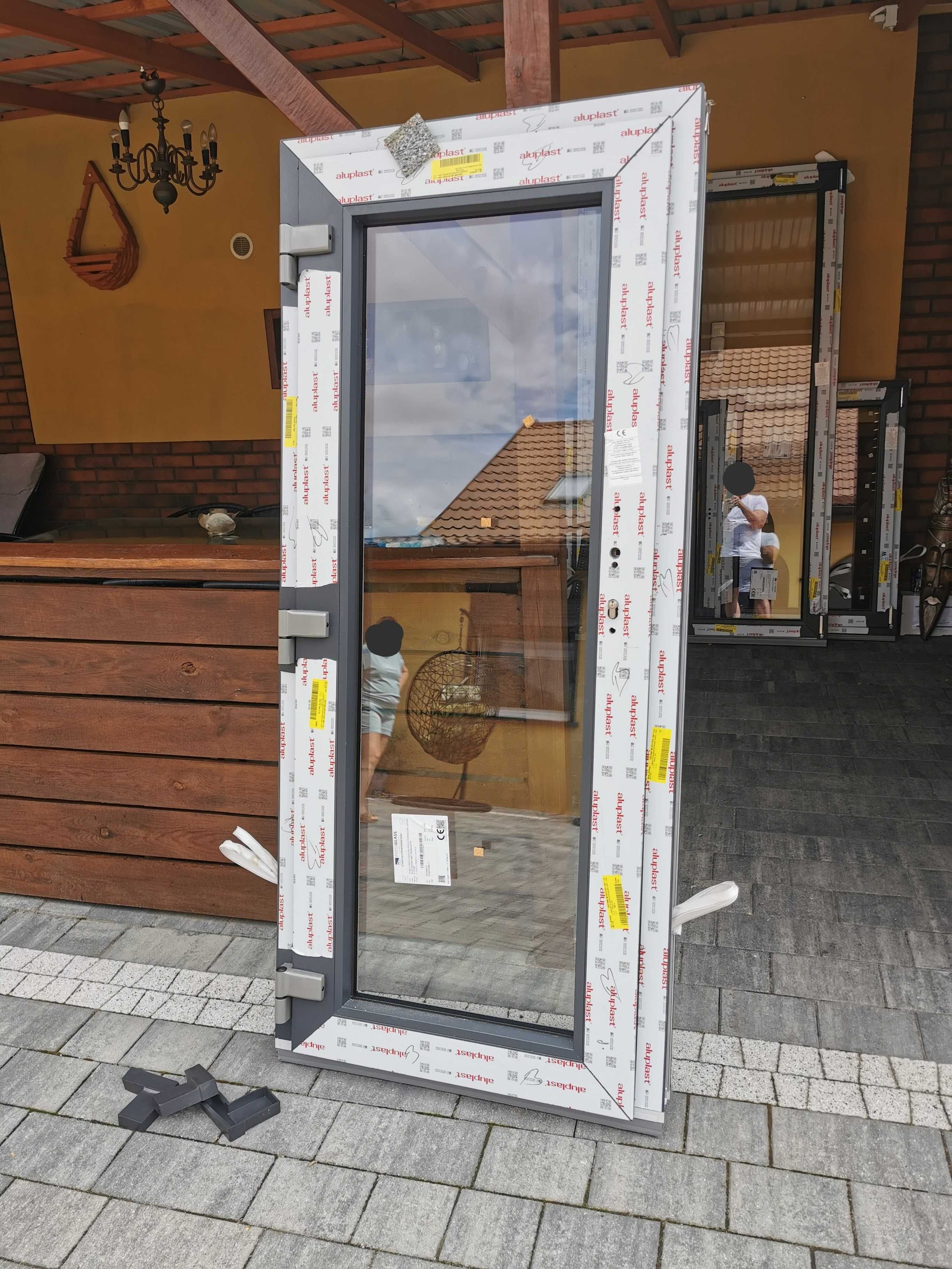 DZRZWI PVC zewnetrzne 81x184 obustronny antracyt