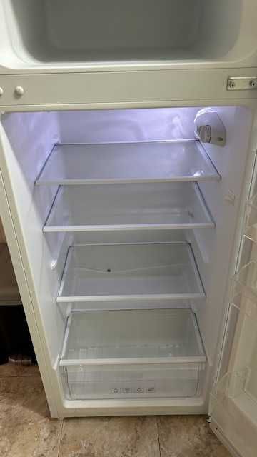 Frigorífico 2 Portas Com Congelador Silver IPF220L 220L Classe E