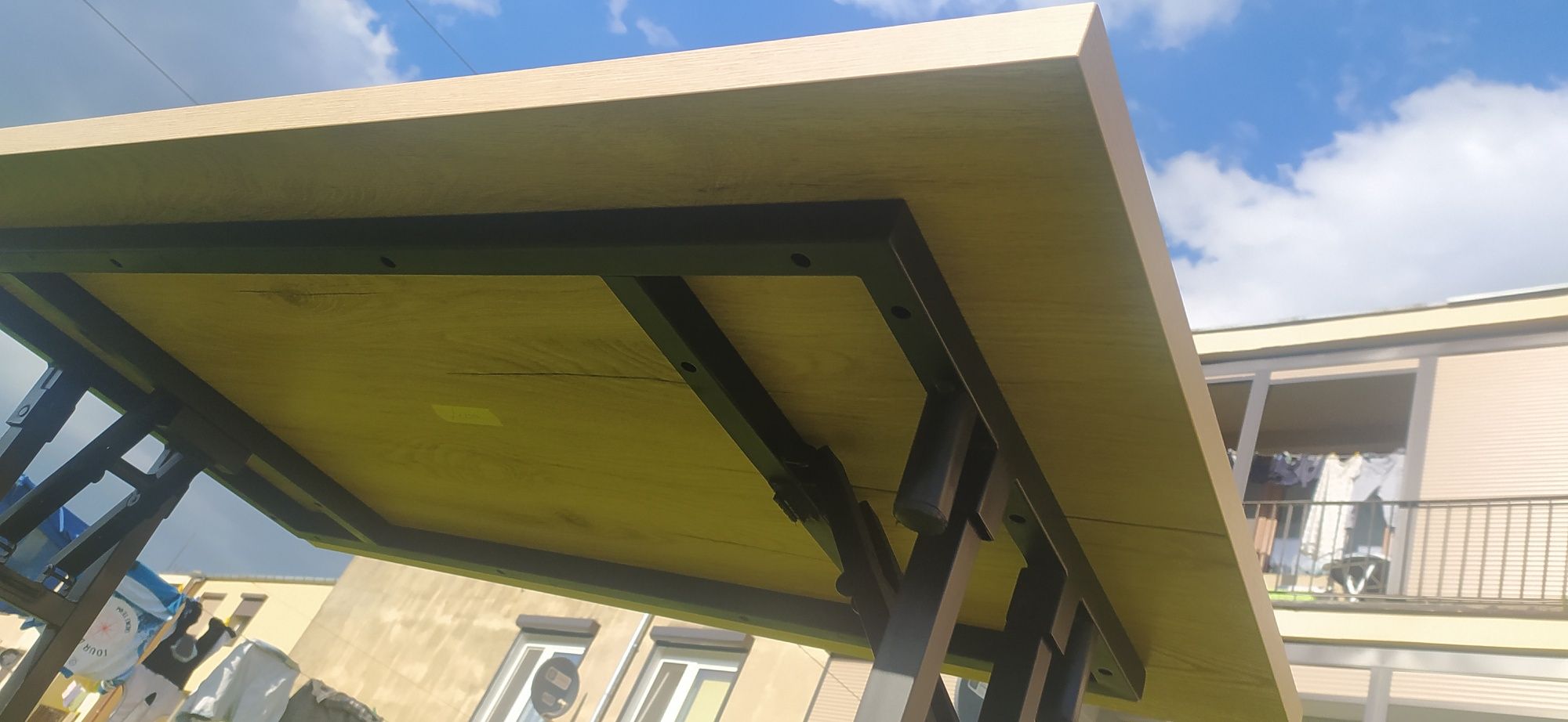 Witam posiadam stół składany podstawą metalowa profil 3×3 bardzo ładny