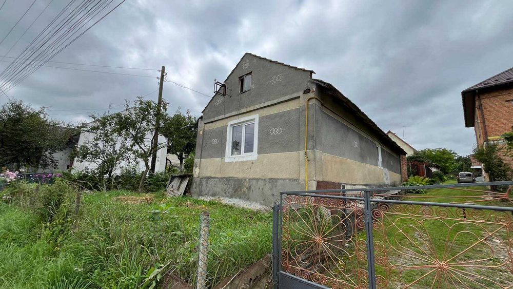 Продаж окремо стоячого будинку в місті Бібрка, без ремонту