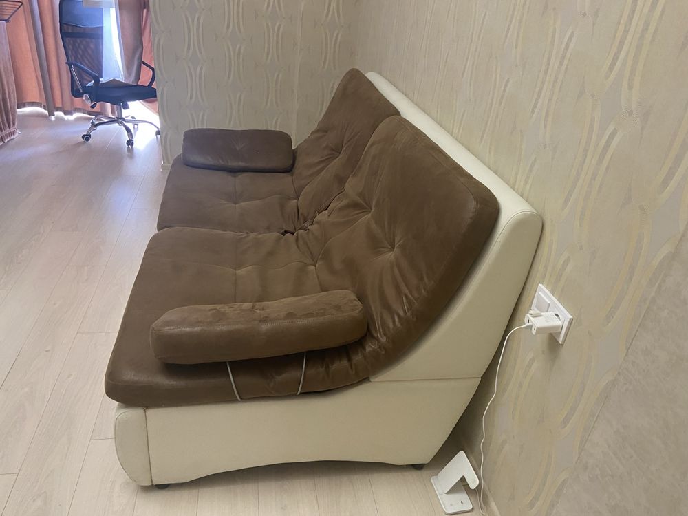 Продам б/у диван