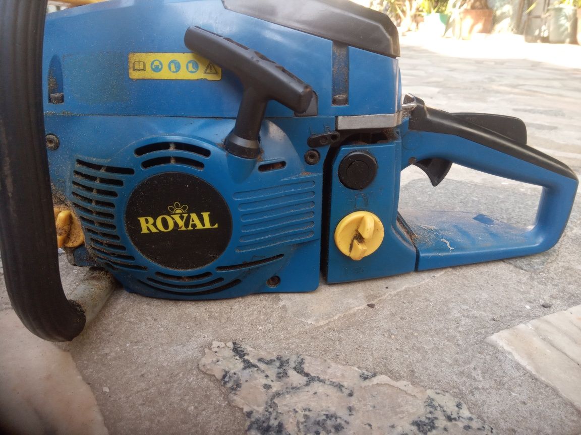 Motosserra marca Royal com pouco uso