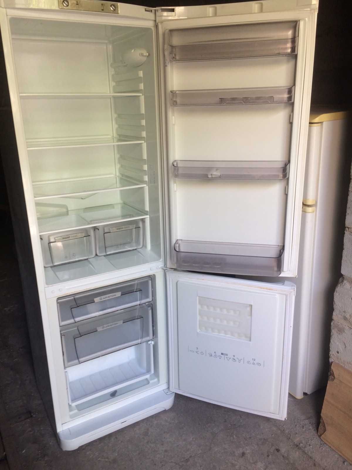 холодильник Аристон