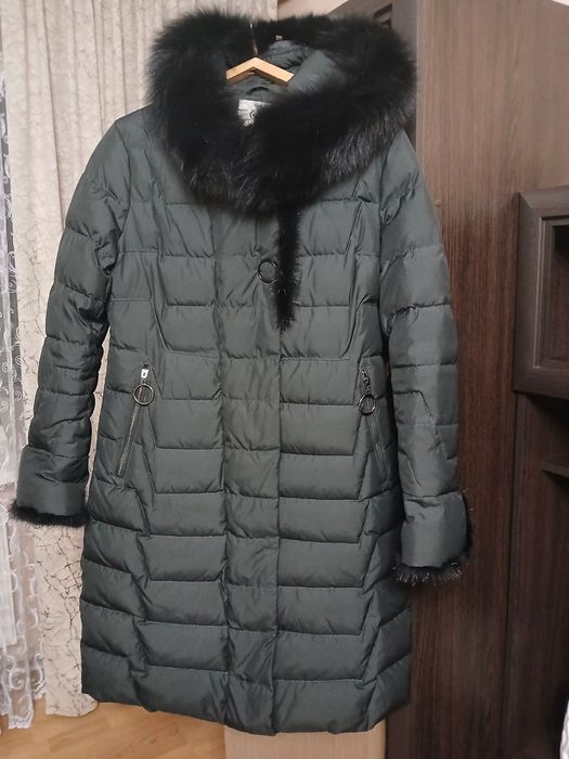 Жіночий зимовий плащ