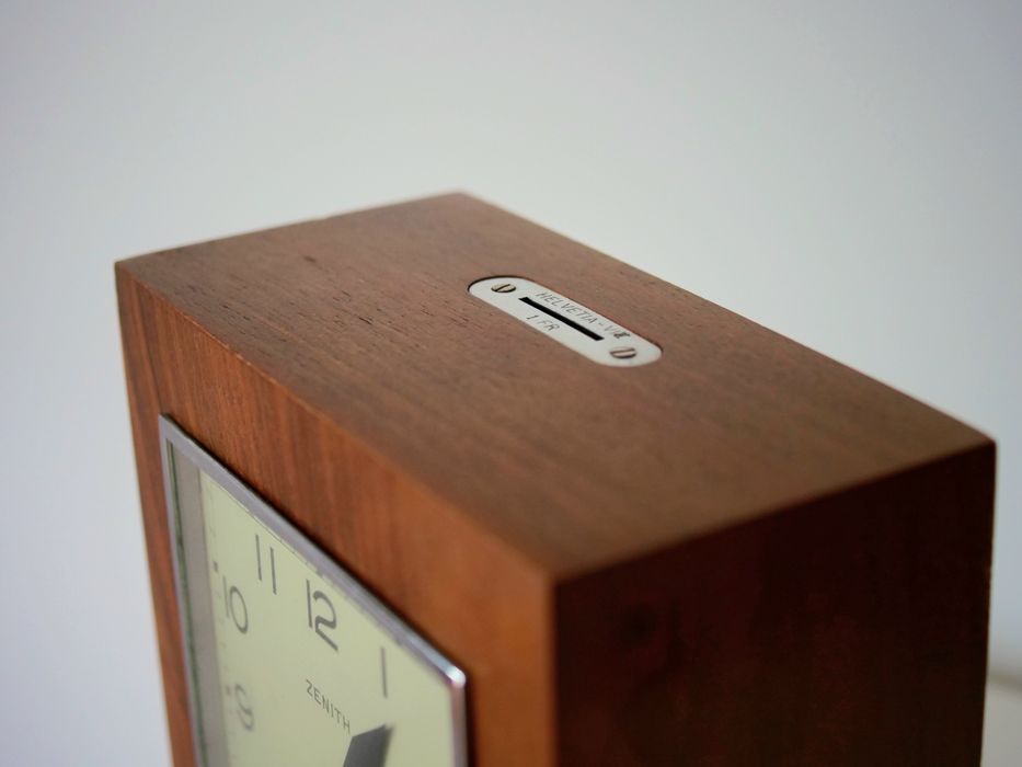 Zenith zegar biurkowy swiss made szwajcarski budzik na monety vintage