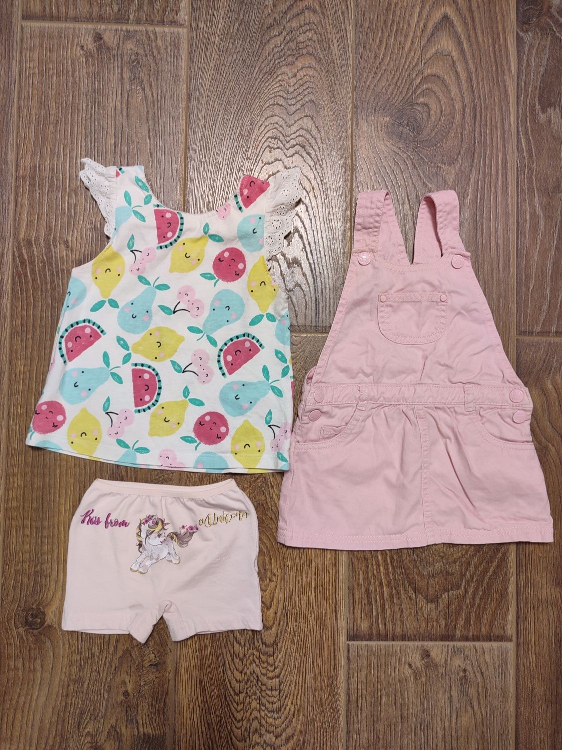 Одяг для дівчинки рр.74-80