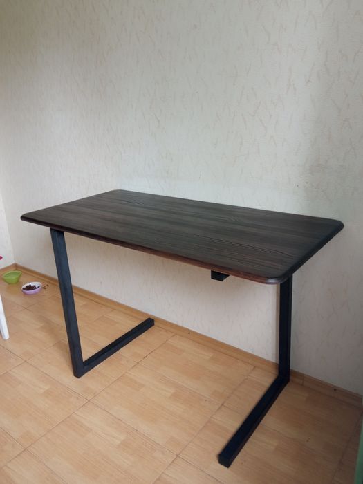 Продам стіл лофт в гарному стані