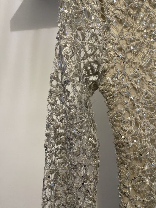 Cekinowa koronkowa sukienka damska z dekoltem