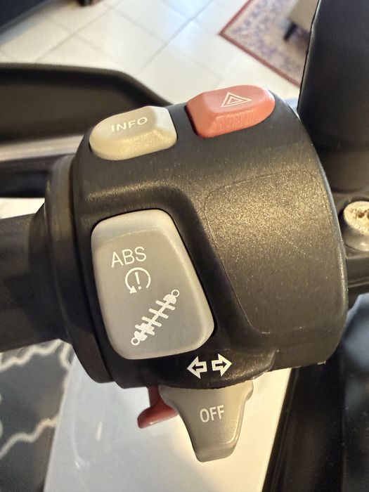 BMW F700GS como nova