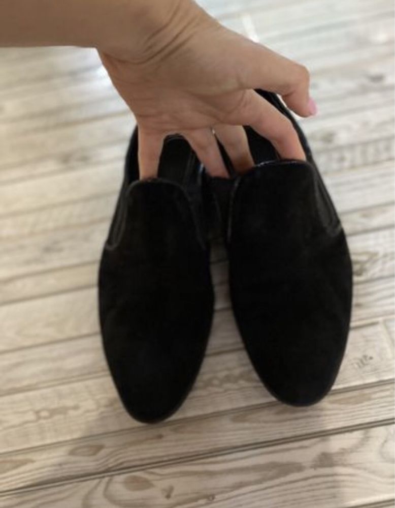 Продам Чорні замшеві туфлі