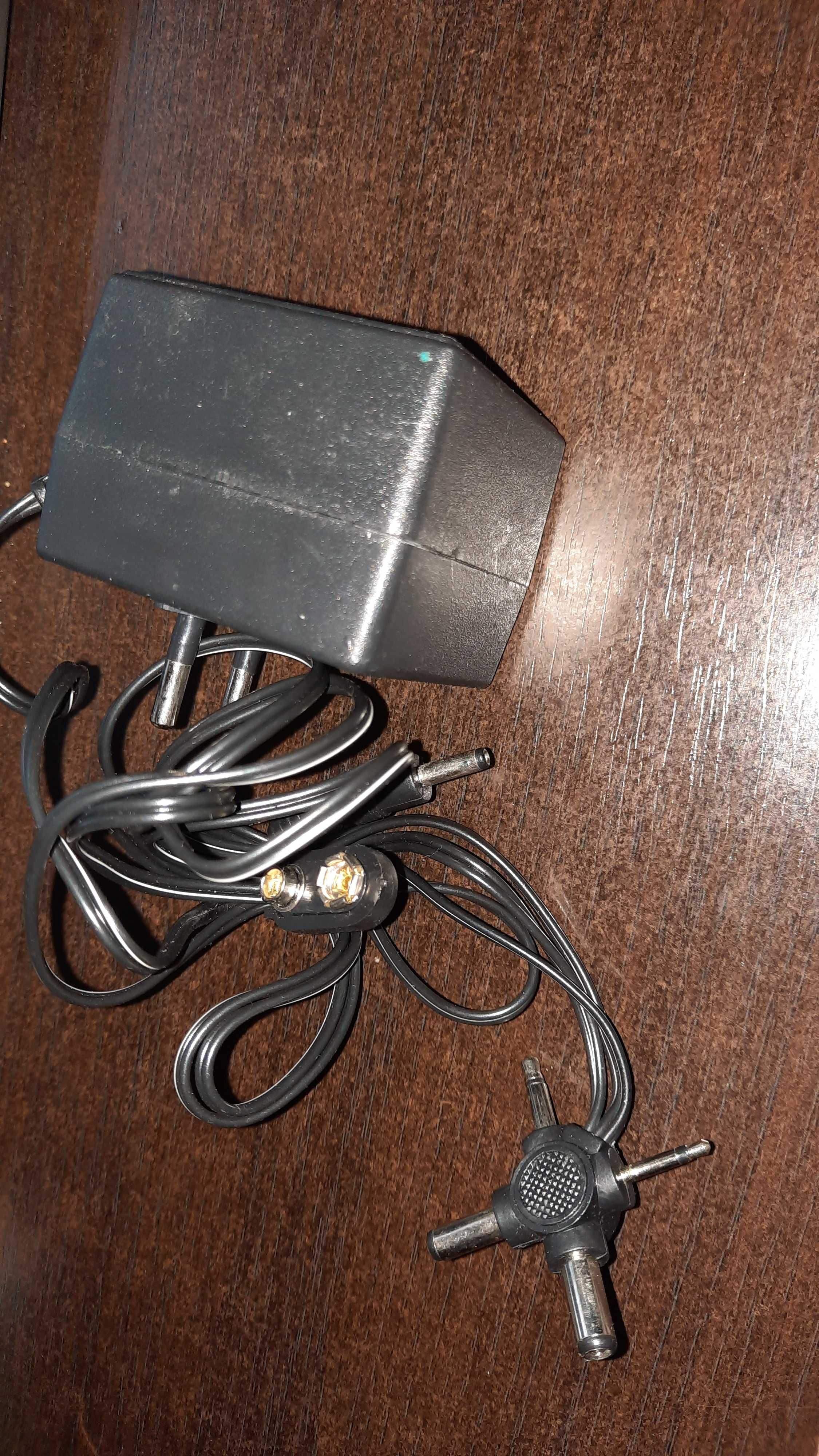 Адаптор Universal AC/DC 12V D.C. 300mA