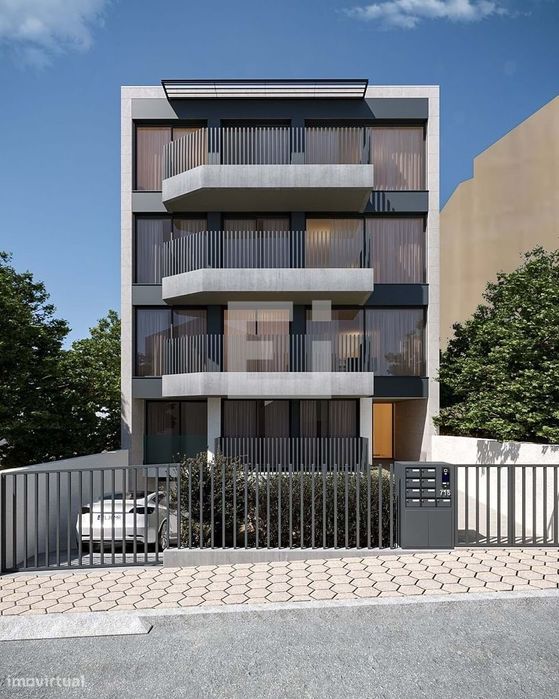 Apartamento T2 com Varanda e Garagem em Condomínio Fechado Conforto, Q