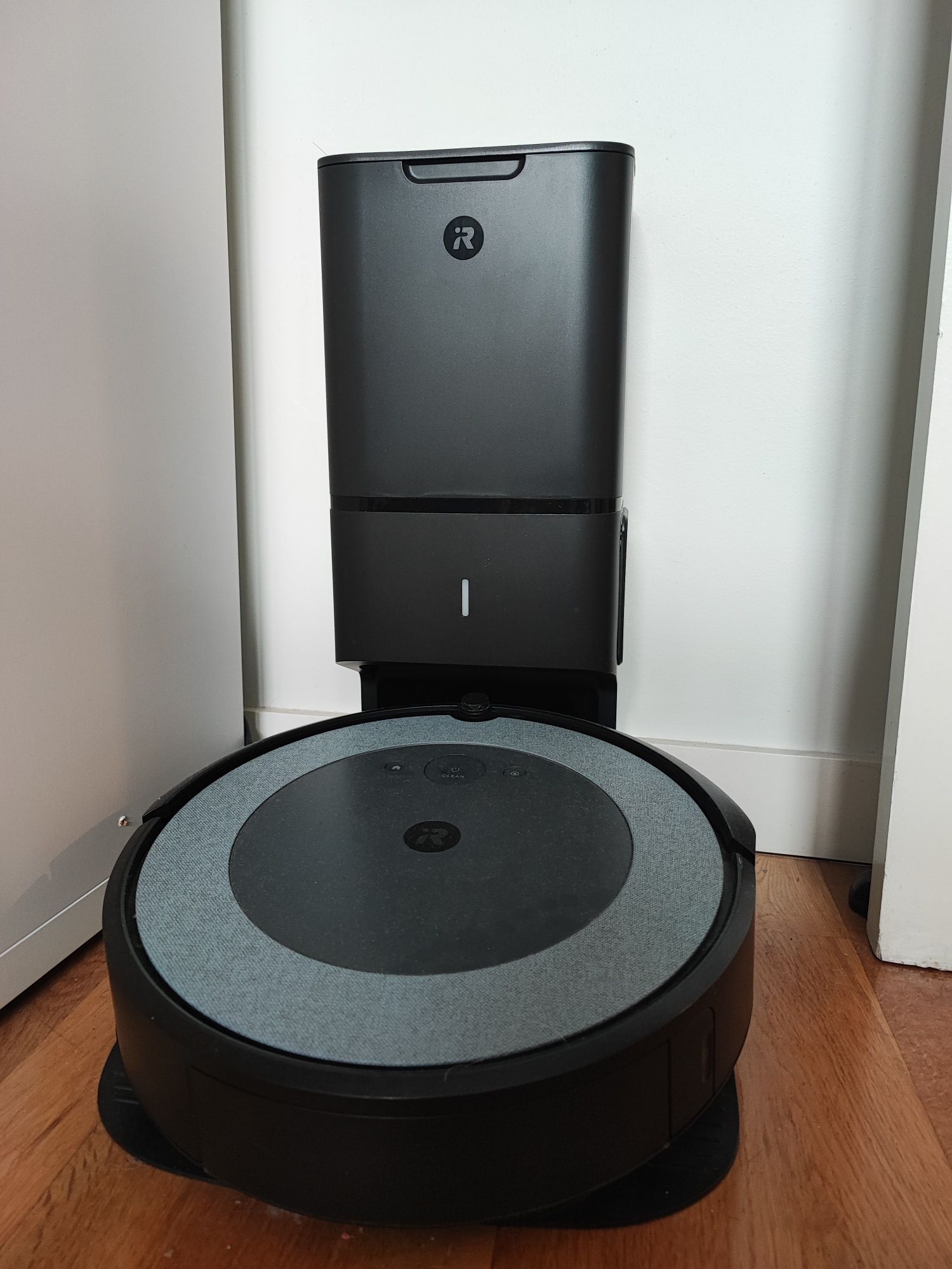 Roomba i3+ Aspirador+estação p/ esvaziar lixo sozinho