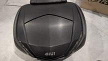 Top case Givi V47