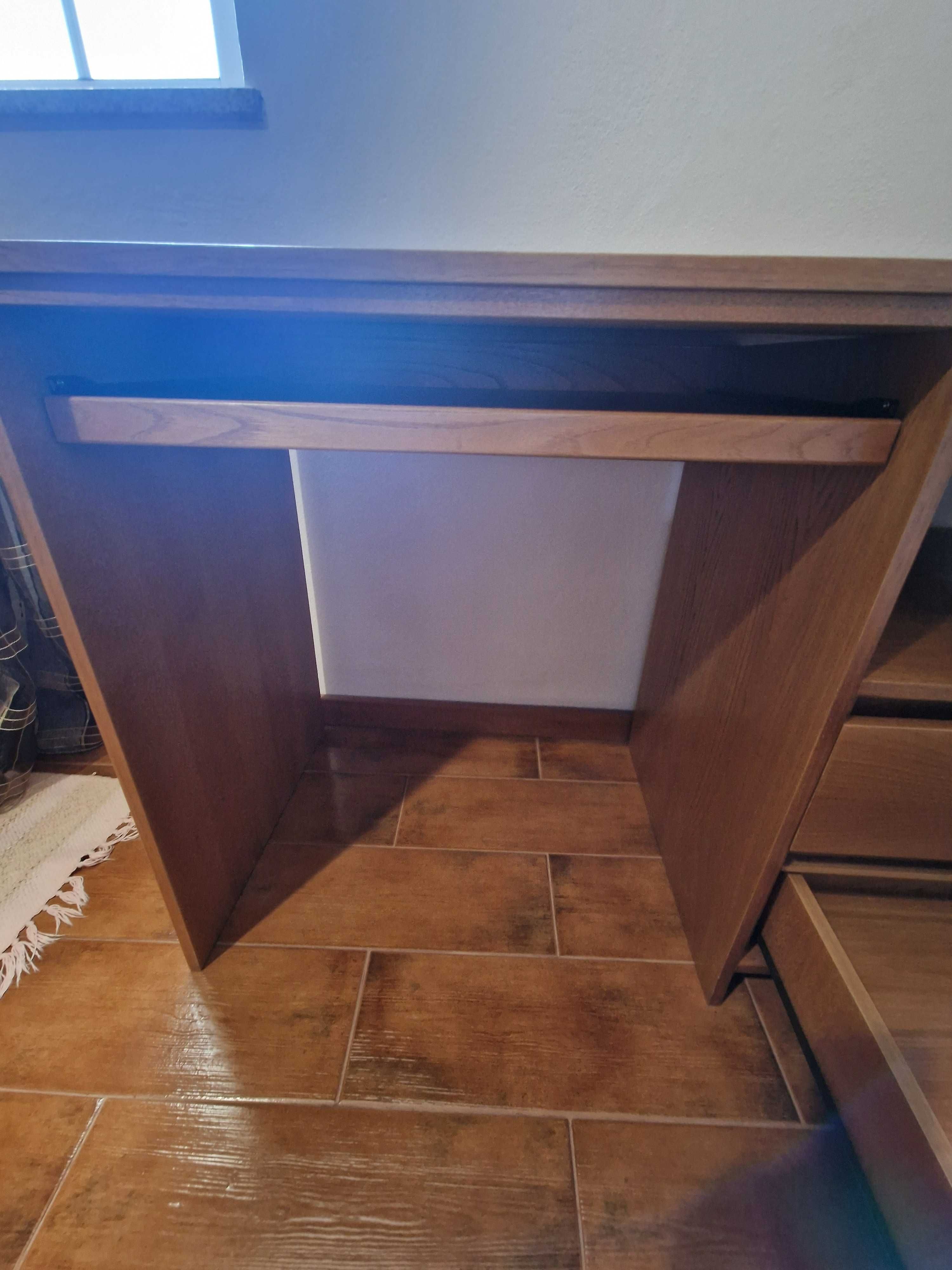 Secretaria em madeira