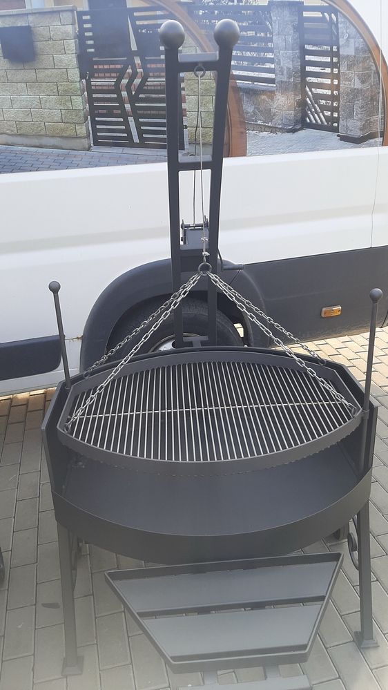 Solidny Grill ogrodowy