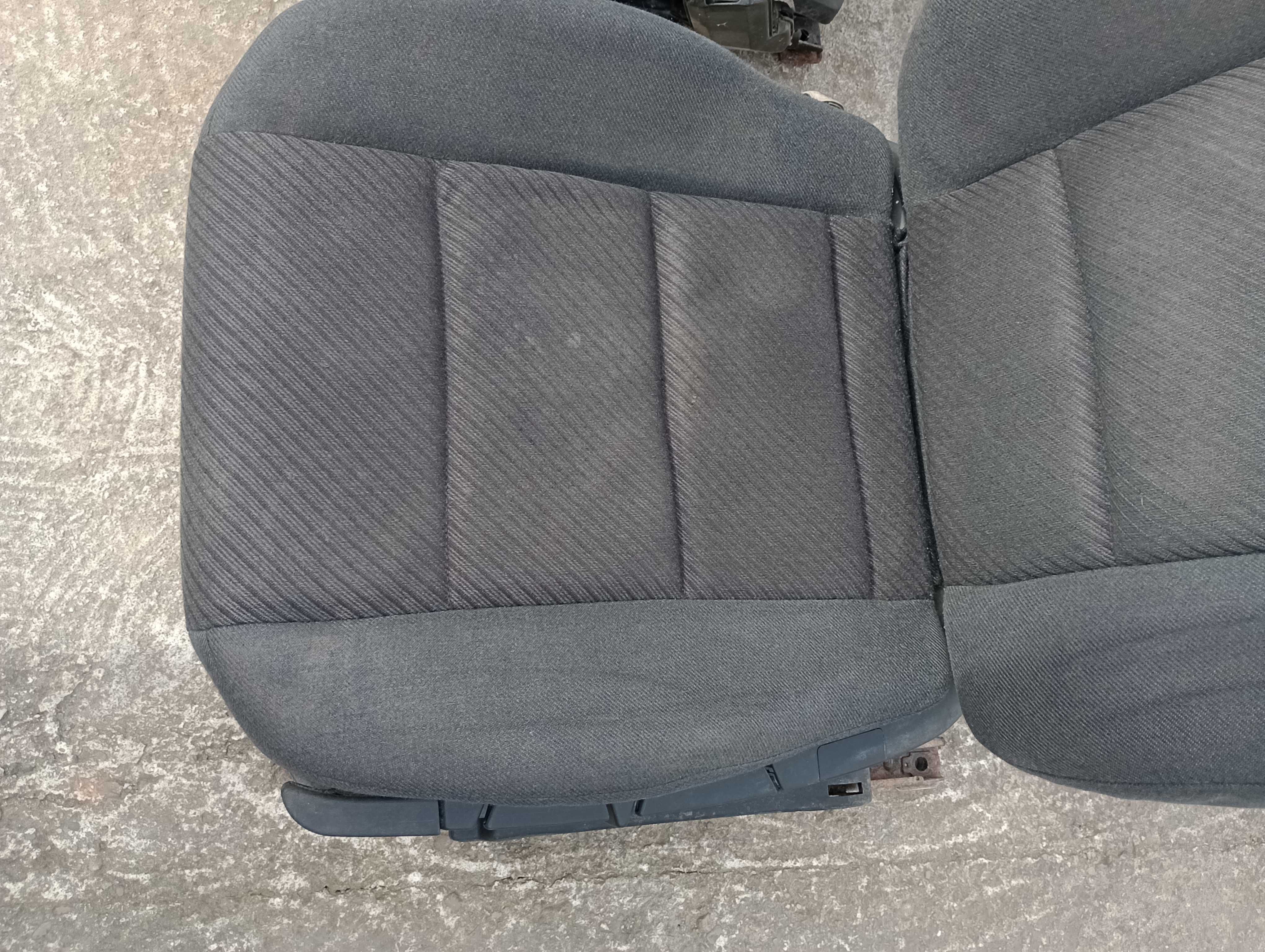 Fotele siedzenia BMW E36 sedan czarne kanapa komplet