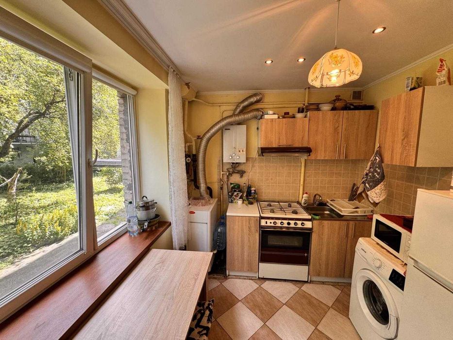 Продаж 2 кімнатної квартири з ремонтом, вул. Зарицьких / Франка, Львів