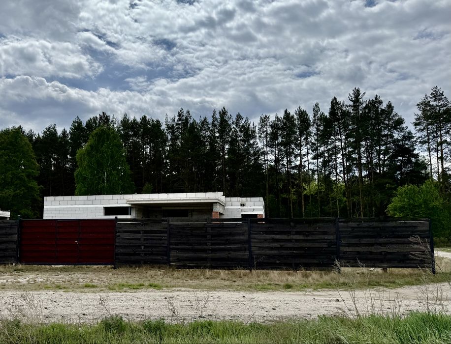 Будинок не добудований ділянка 12 соток