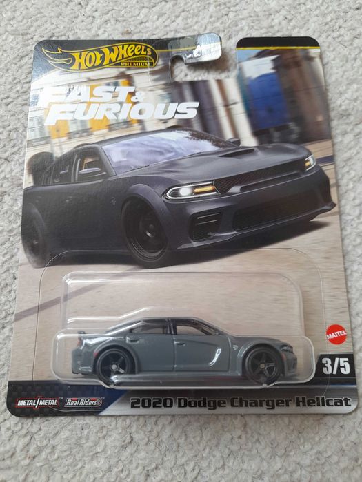 Hot Wheels Premium 2020 Dodge Charger Hellcat