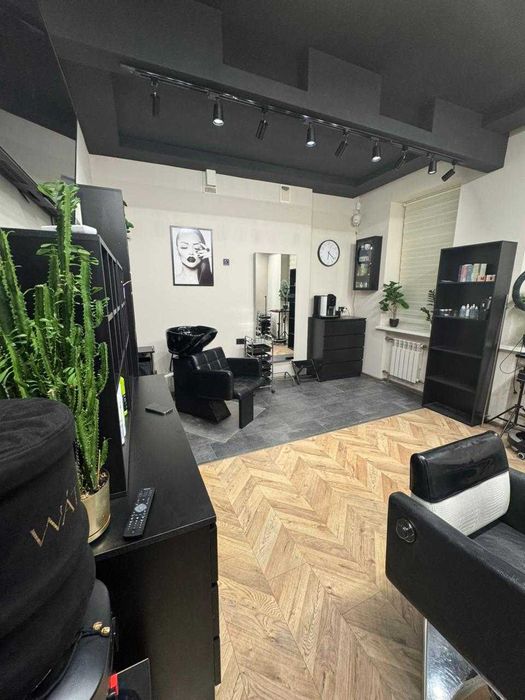 Оренда робочого місця салон краси Дружби народів, кератин, перукар