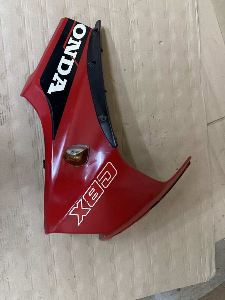 Honda CBX750 Czasza Bok Czacha Prawa