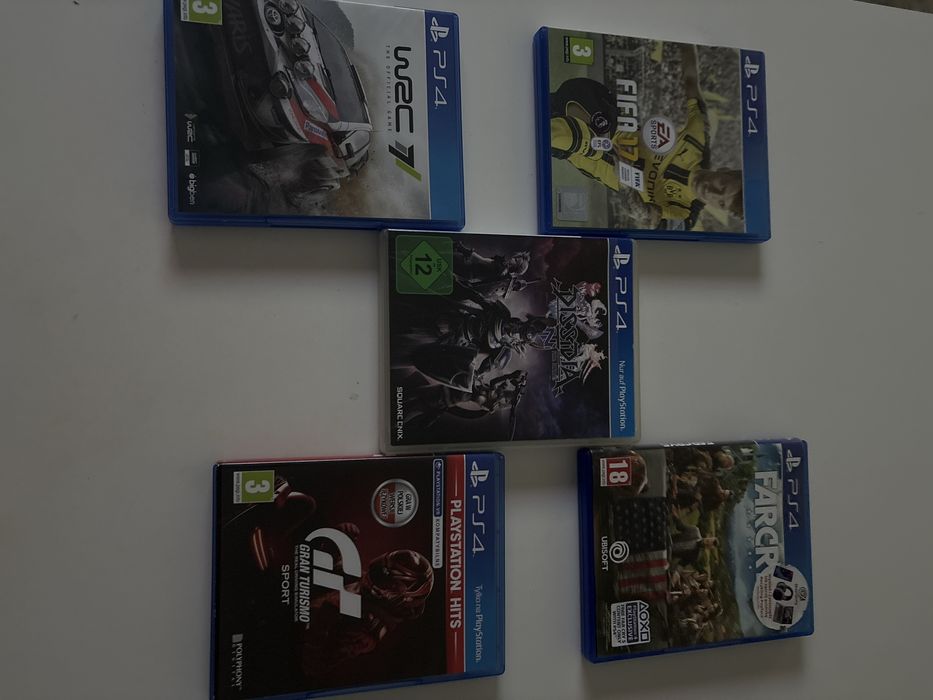 Ps4 Slim 1TB + pad i kilka gierek