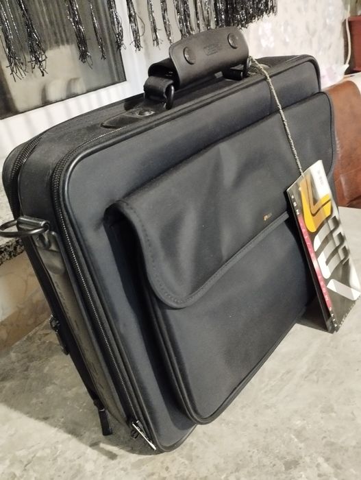 Продам сумку для ноутбука