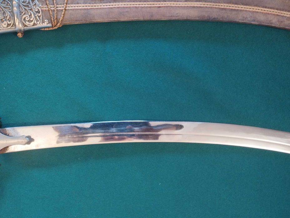 Sabre indiano Tulwar do século XX