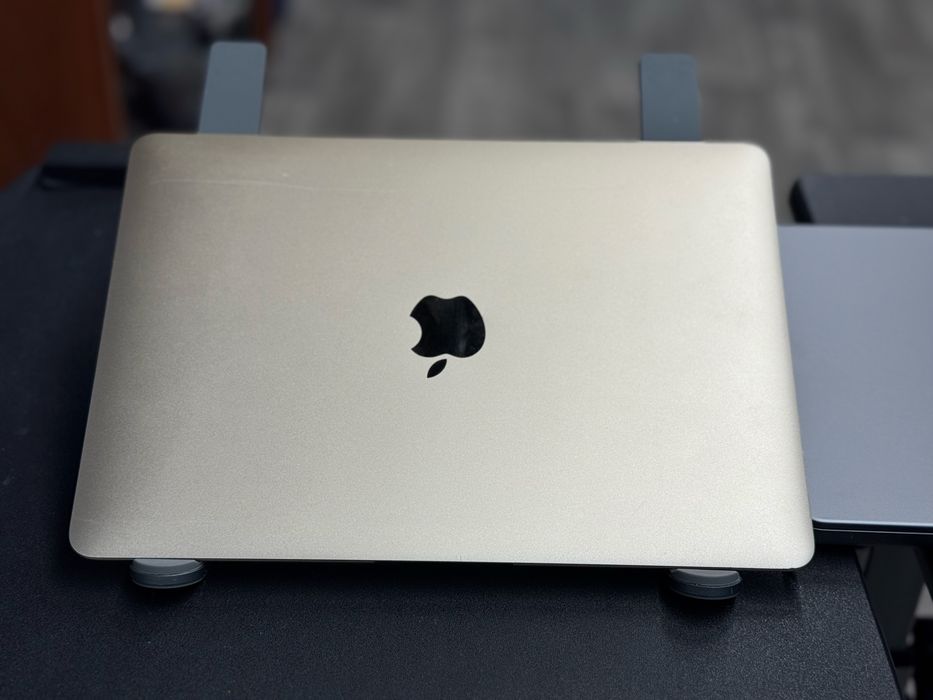 Macbook 12 A1534 2015 itel m/8/512 gold