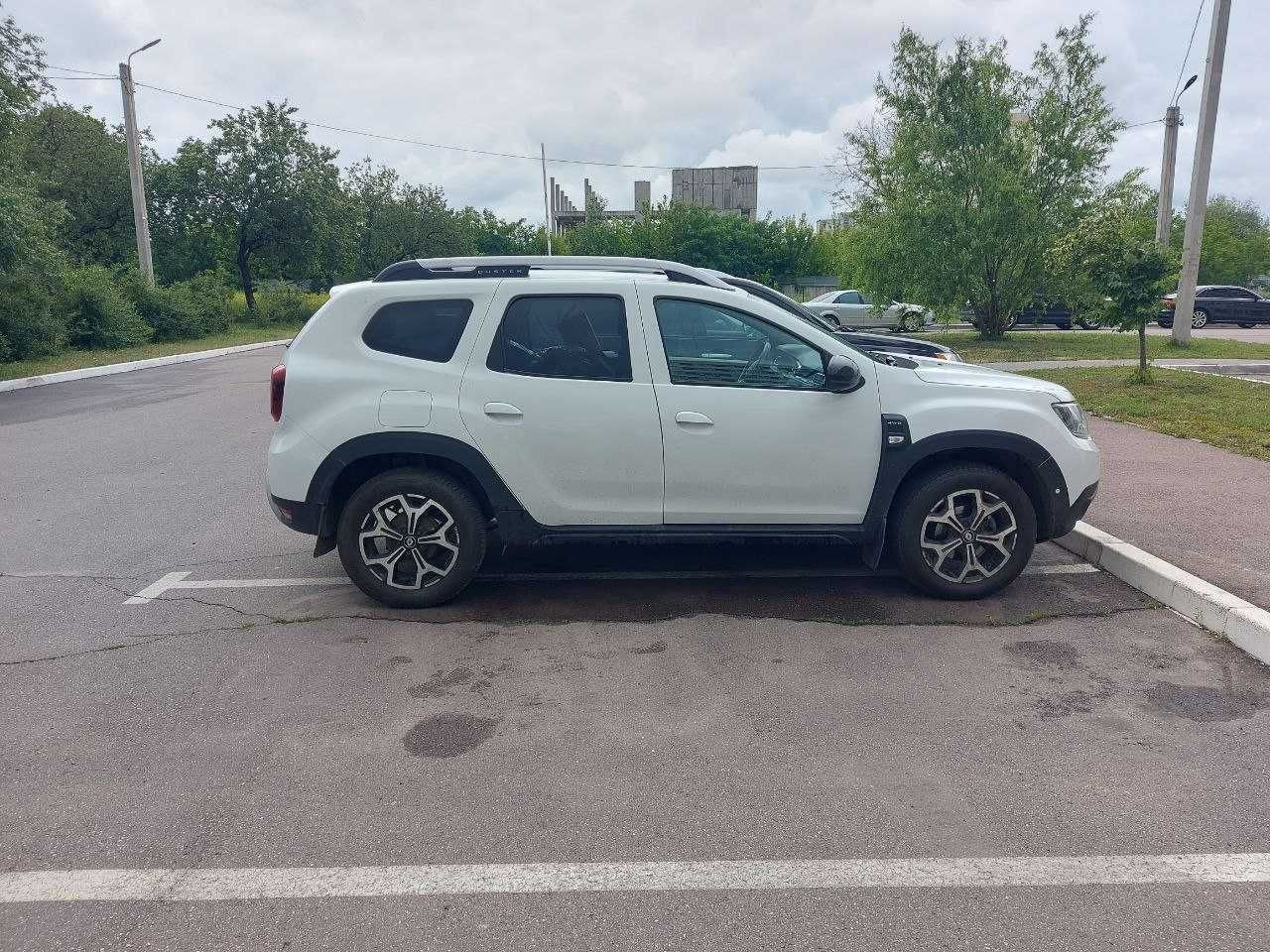 Renault Duster 2 комплектации "Ультрамарин"