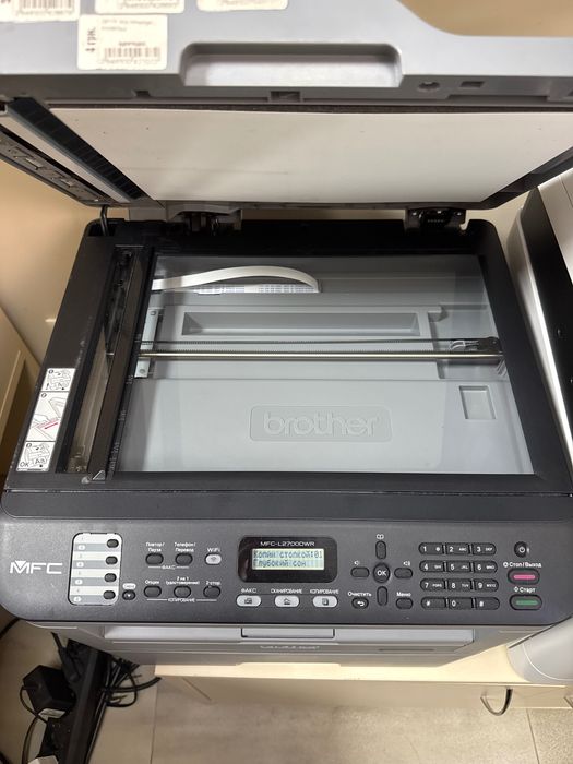 Продам МФУ Brother MFSC L2700WR