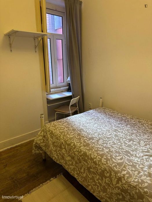 Quarto - localizado em Alameda Lisbon