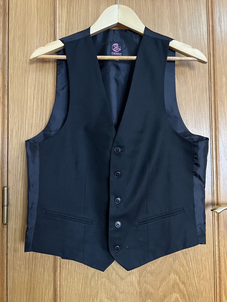 Vendo traje académico completo masculino.
