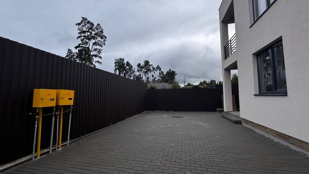 Акція! Дуплекс у Бучі -85000$. Газ, балкон, тераса, власний дворик.