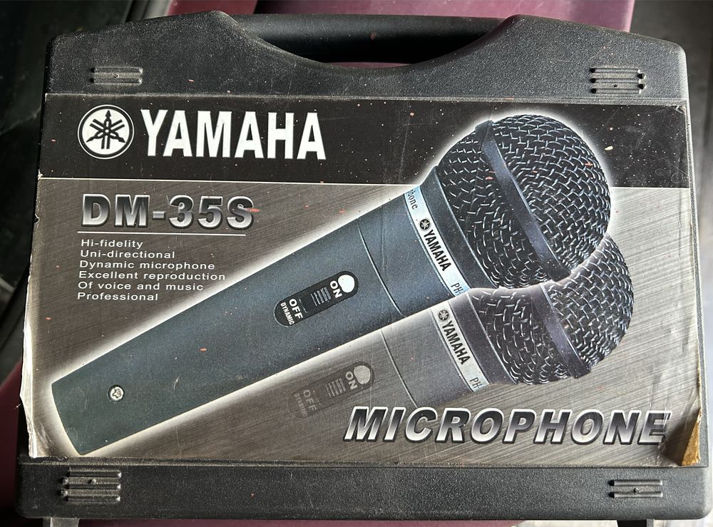 Мікрофон Yamaha DM-35S у кейсі