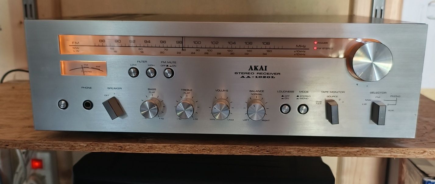 Amplituner Onkyo AA 1020L