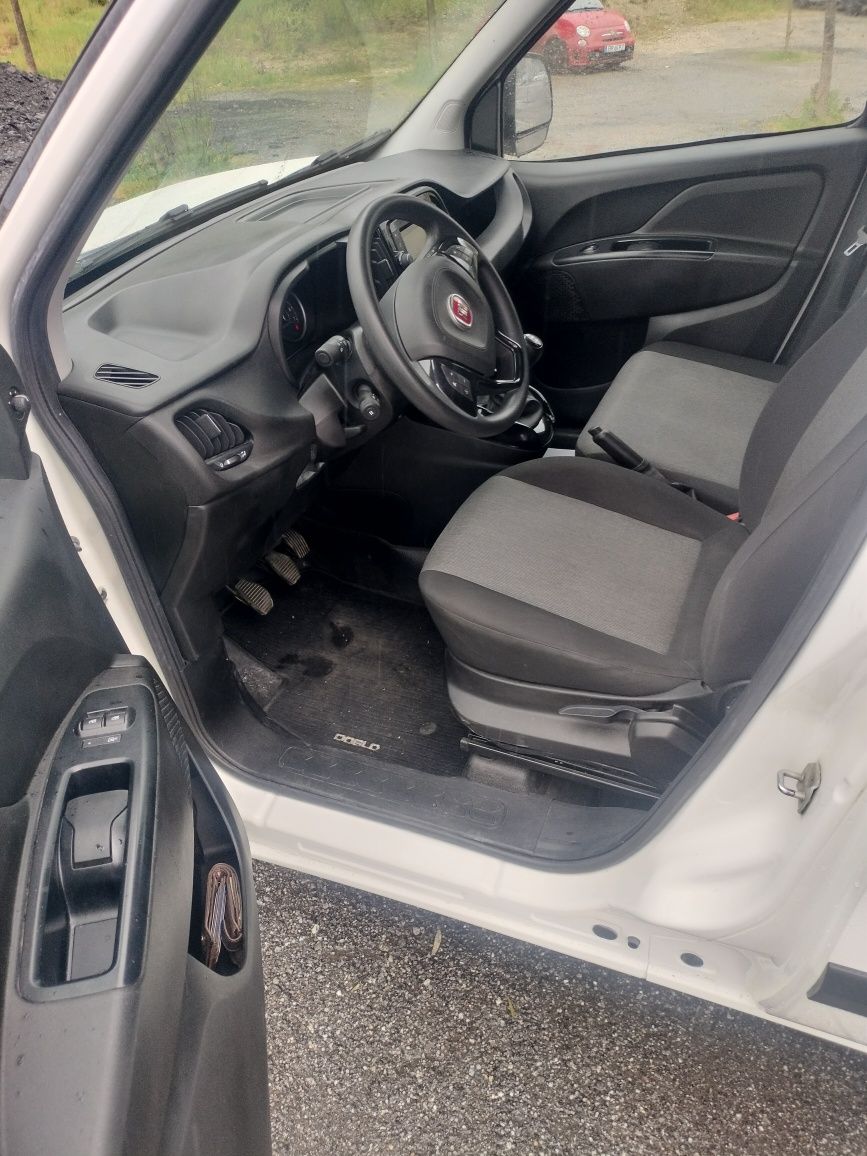 Fiat doblo carrinha de trabalho só 32 mil km.de 2017.