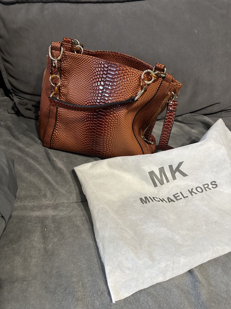 Сумка michael kors велика шкіряна лакова