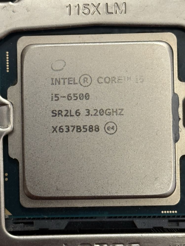 Plyta asus plus procesor intel wszystko widoczne na zdjeciach